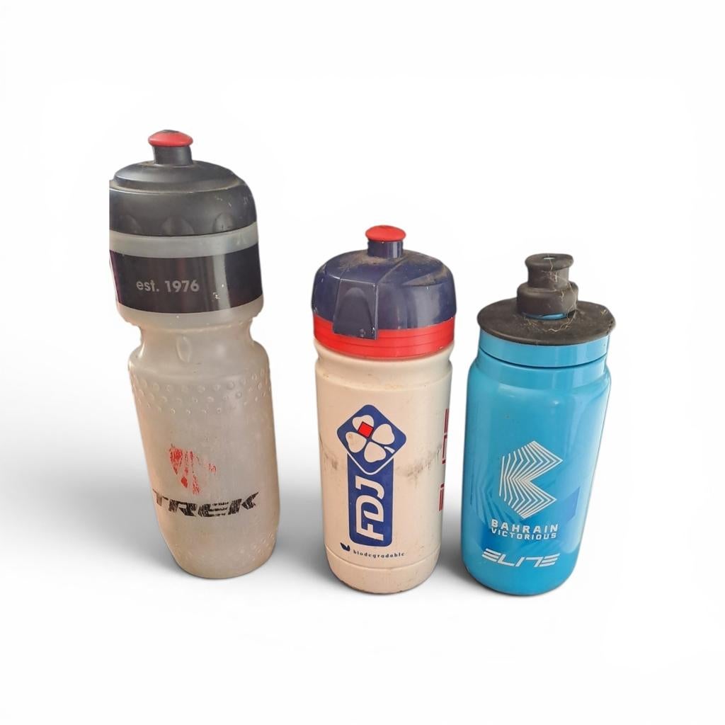 Set van 3 fiets drinkbidons - Trek / FDJ / Bahrein Victoriou, Ophalen of Verzenden, Gebruikt