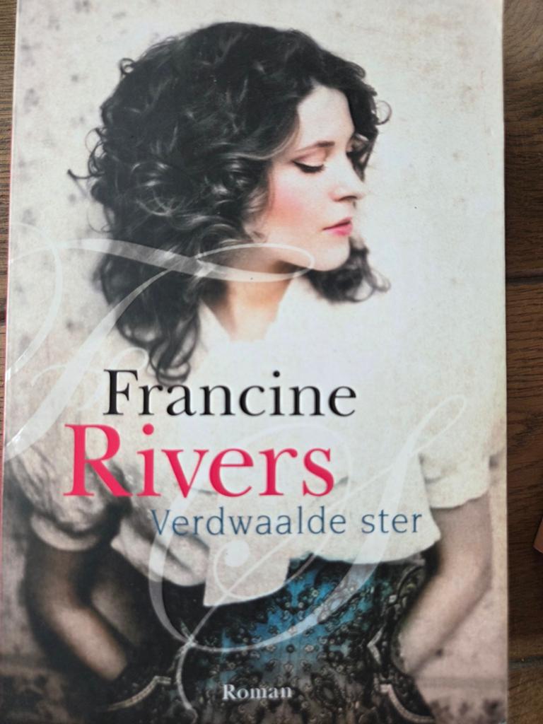 Verdwaalde ster - Francine Rivers (Roman), Ophalen of Verzenden, Zo goed als nieuw, Francine Rivers, Nederland
