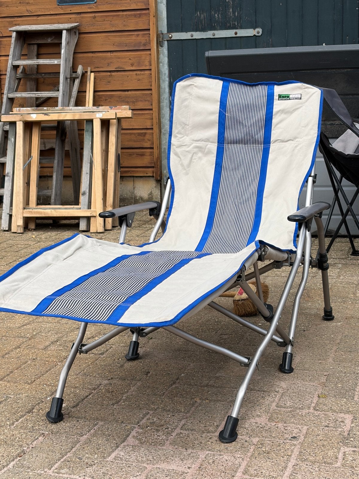 Comfortabele opvouwbare campingstoel / ligstoel, Caravans en Kamperen, Ophalen, Gebruikt, Campingstoel