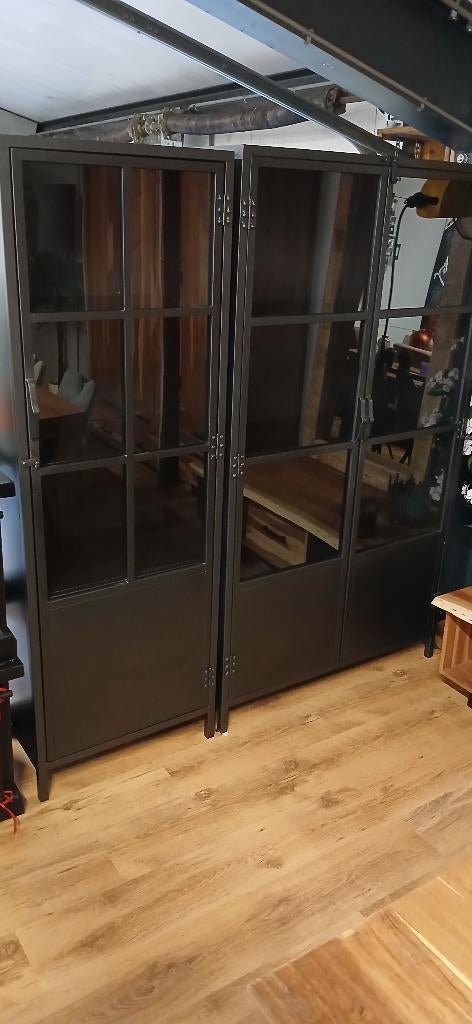 Vitrinekast castello 2x, Ophalen, 50 tot 100 cm, Zo goed als nieuw, Metaal