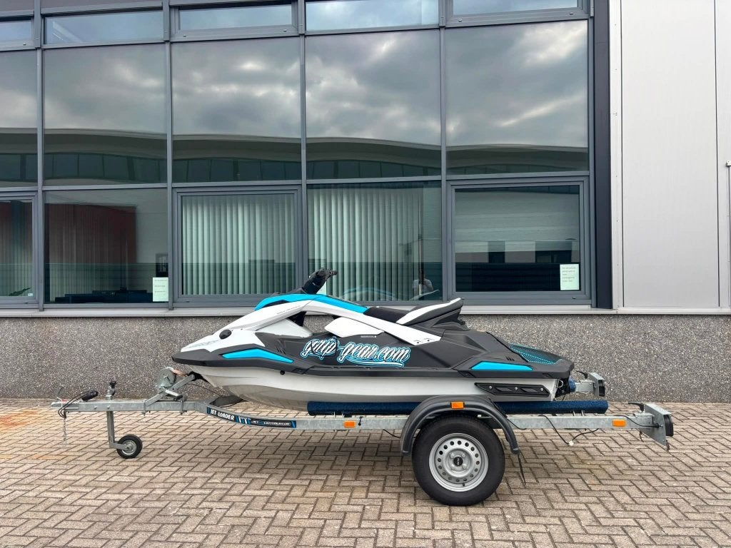 Yamaha Jetblaster DLX Waverunner 2025 met trailer 4,5 uur, Ophalen, Zo goed als nieuw, Benzine, 70 tot 120 pk