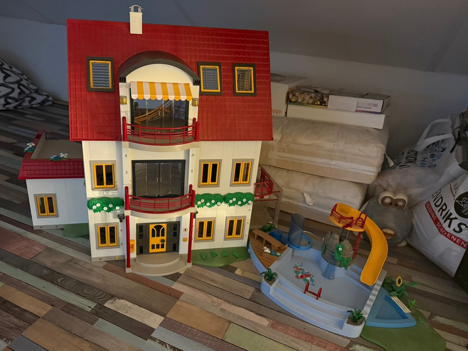 Playmobil huis met alle uitbouw, Ophalen, Zo goed als nieuw