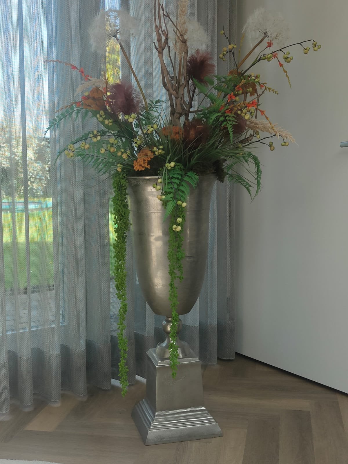 Grote vaas met kunstbloemen, Ophalen, Overige materialen, Overige kleuren, Zo goed als nieuw