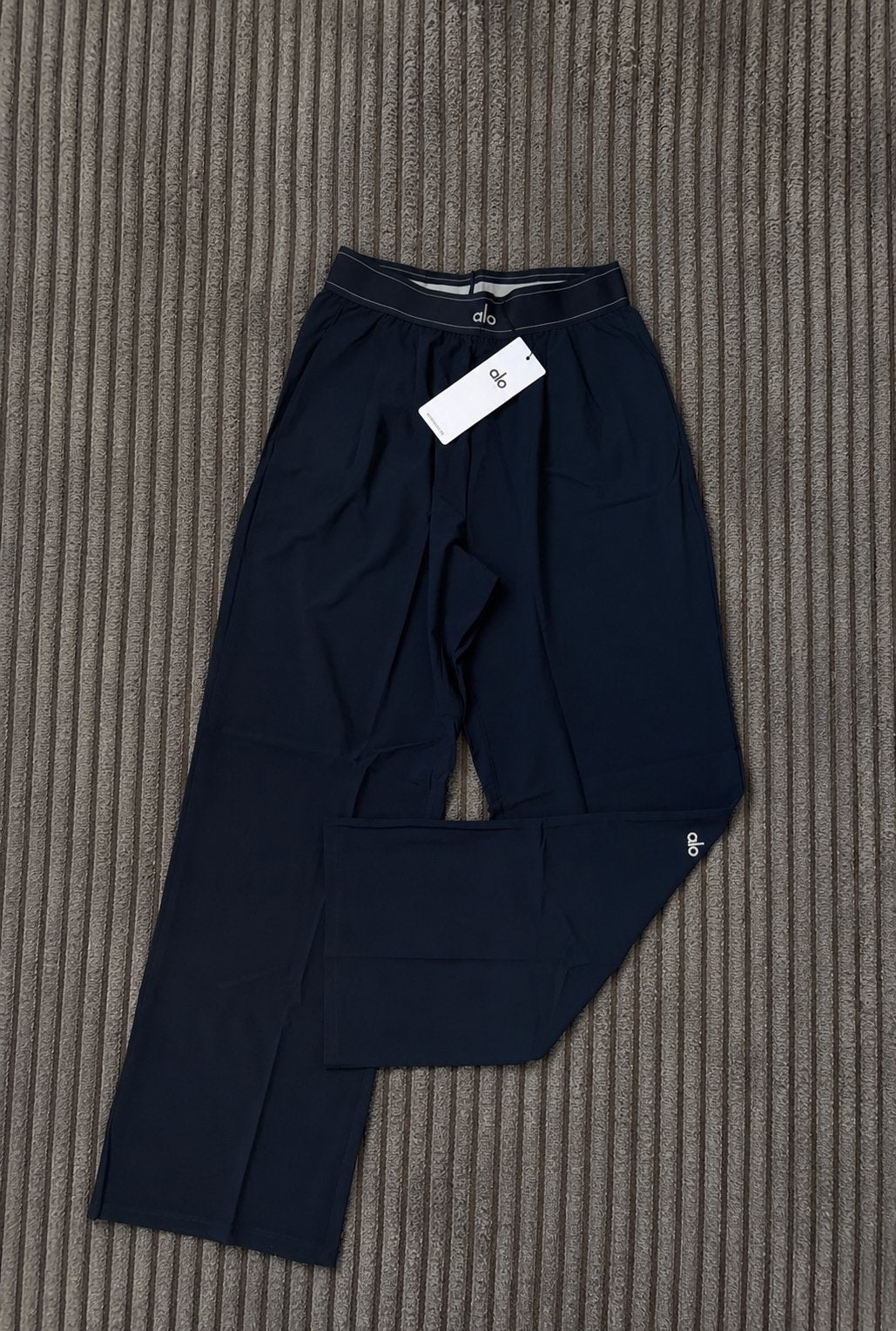 Alo Yoga Wide Leg Pant - Nieuw met kaartjes, Blauw, Nieuw, Ophalen of Verzenden, Maat 36 (S)