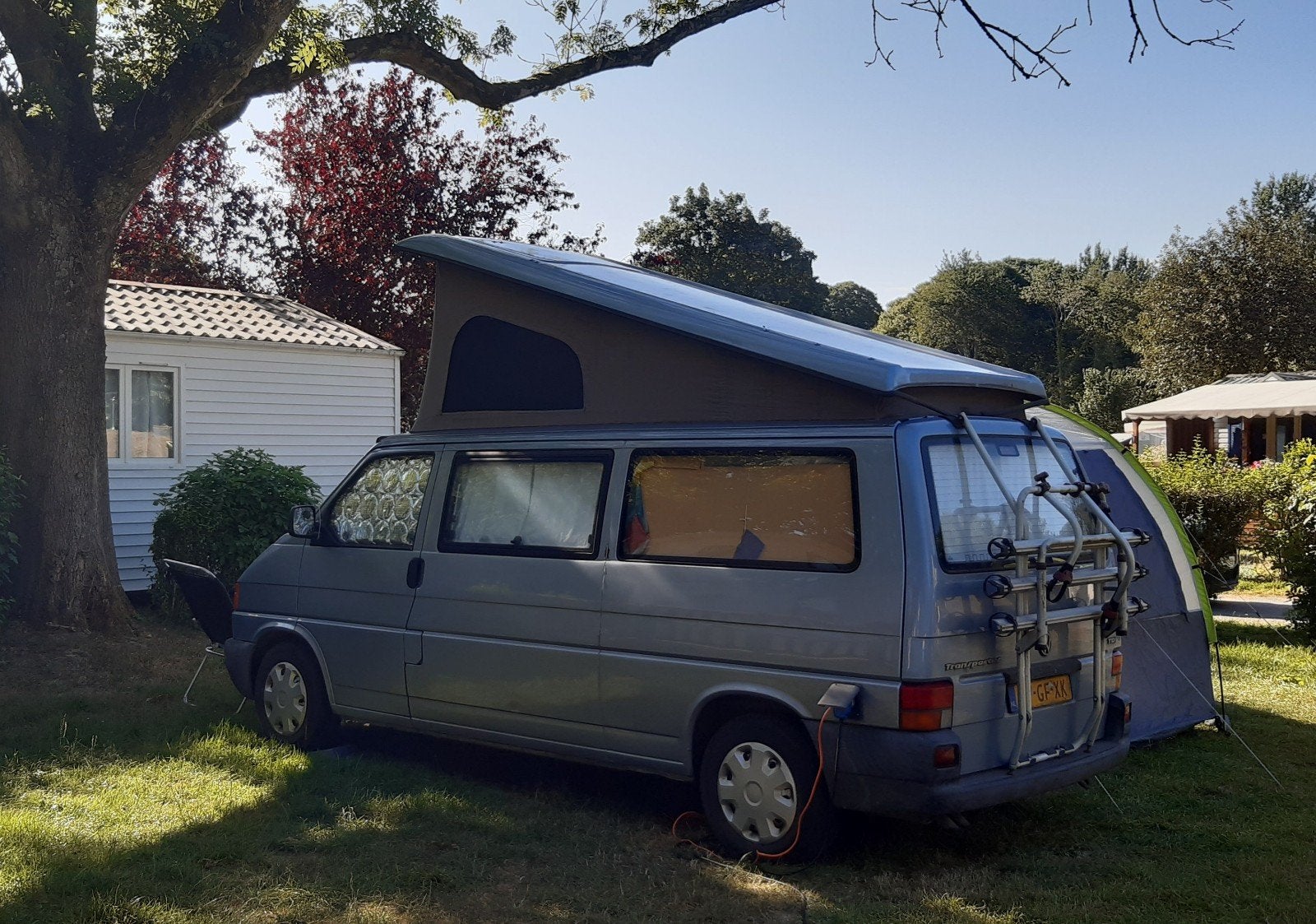VW T4 Camper met sterke 2.5 TDI motor en hefdak, Buscamper of Camperbus, Volkswagen, Particulier, 5 tot 6 meter