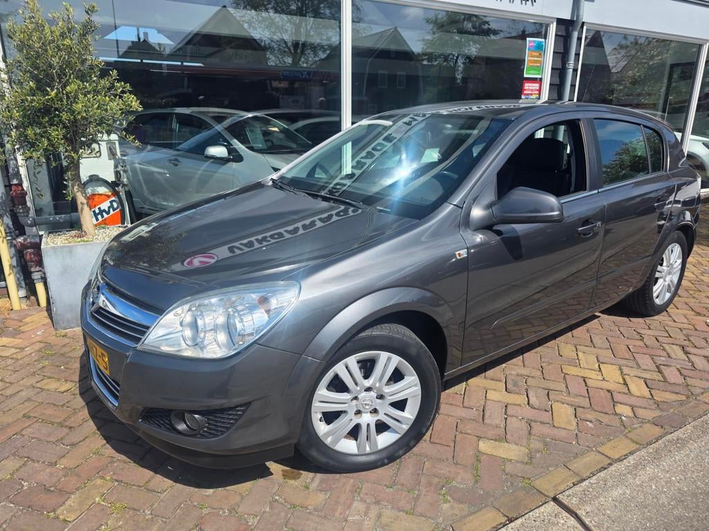 Opel Astra 1.6 Cosmo,leer,trekhaak, Auto's, Voorwielaandrijving, 15 km/l, Gebruikt, 4 cilinders