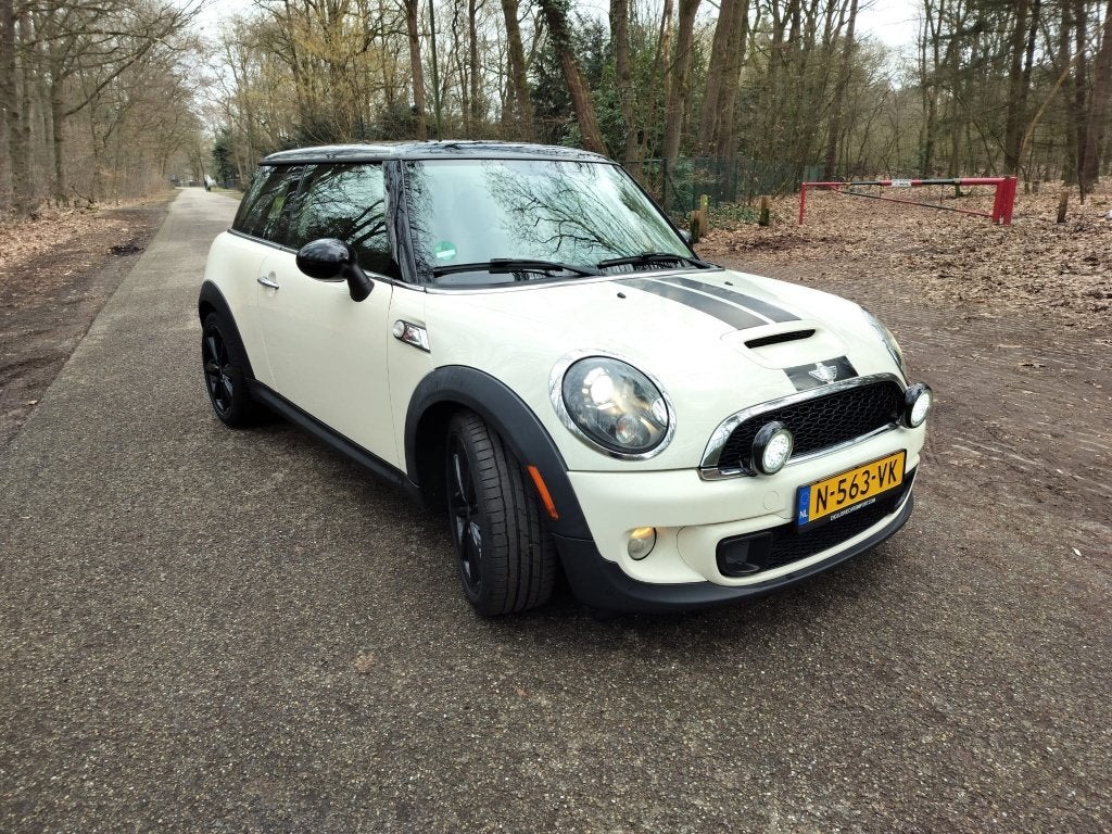 Mini Cooper S 2013 (R56) 1.6L 200+ PK Wit - handgeschakeld, Auto's, Zwart, 4 cilinders, 4 stoelen, Zwart