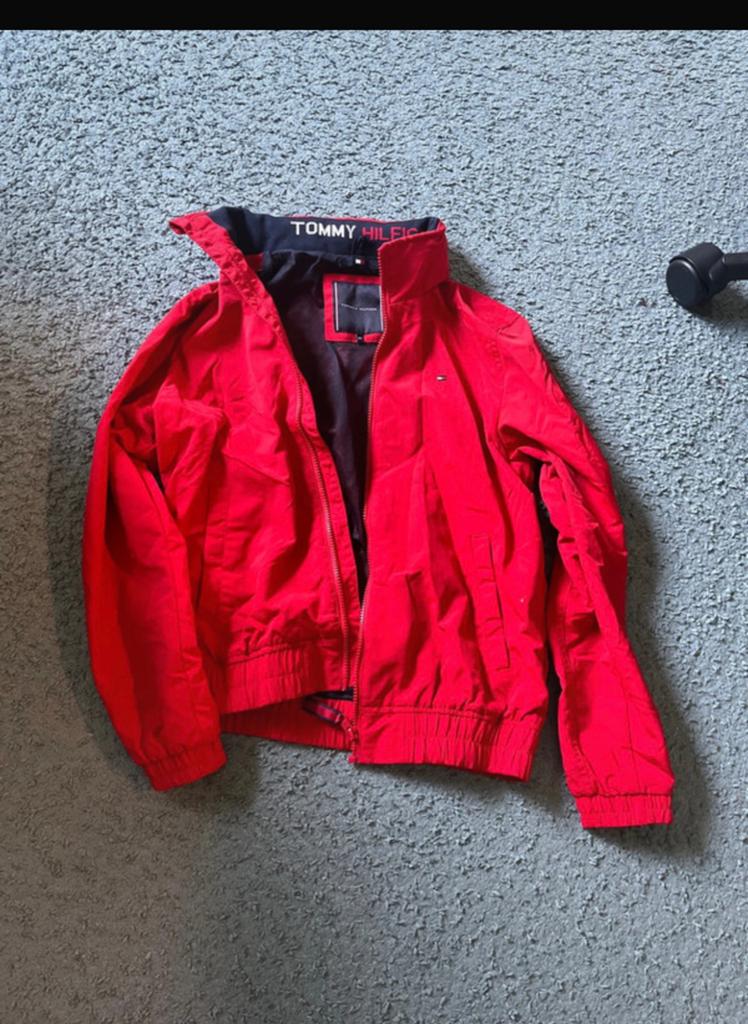 Tommy hilfiger jas, Verzenden, Zo goed als nieuw, Maat 46 (S) of kleiner, Rood