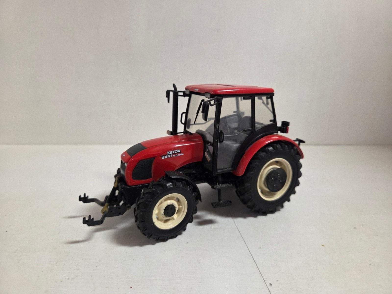 Universal Hobbies Zetor Proxima 8441 1:32, ., Tractor of Landbouw, Ophalen of Verzenden, Zo goed als nieuw