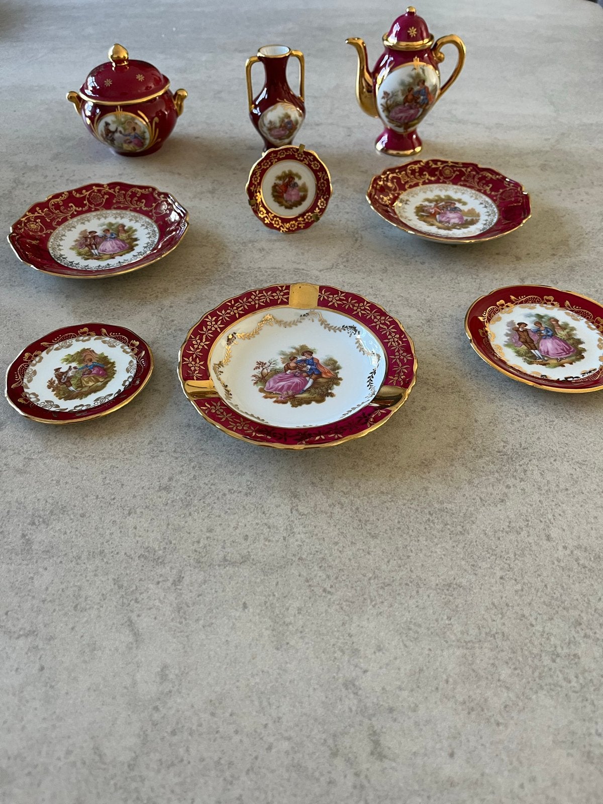 Limoges France Miniatuur Servies Set - Rood met Goud, Ophalen of Verzenden