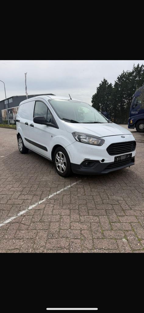 Ford Transit Courier GB 1.5 Tdci Duratorq 75pk 2019 Wit, Auto's, Voorwielaandrijving, Parkeersensor, Stof, 74 pk
