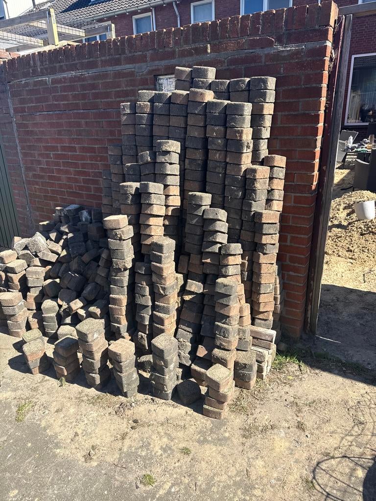 Gebruikte betonnen klinkers voor tuin of oprit, Tuin en Terras, Ophalen, Gebruikt, Klinkers, 10 m² of meer