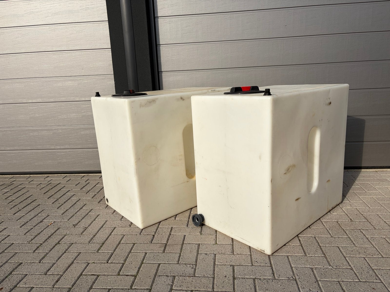 2x Gebruikte Watertank met Klotschot 400L voor Softwash, Ophalen, Gebruikt, Elektrisch