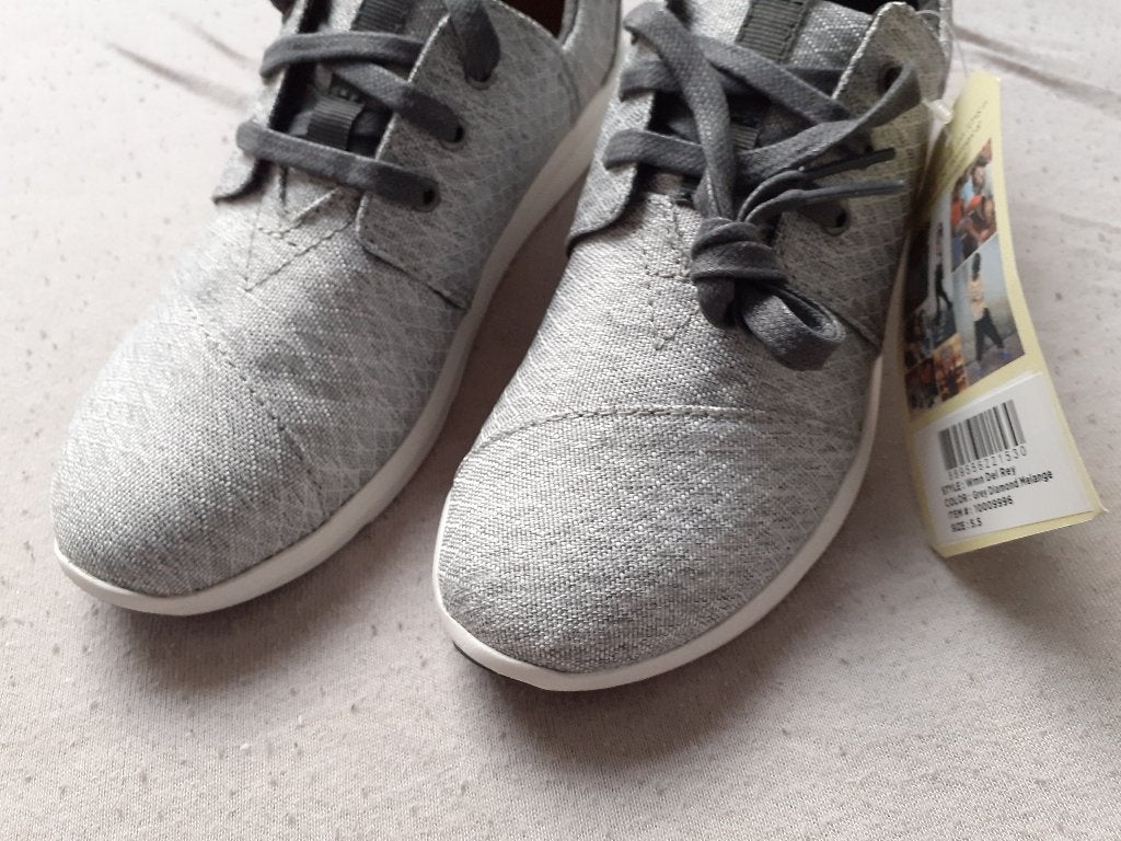 TOMS nieuwe dames schoenen, originele doos uit faillissement, Ophalen of Verzenden, Nieuw, Overige kleuren