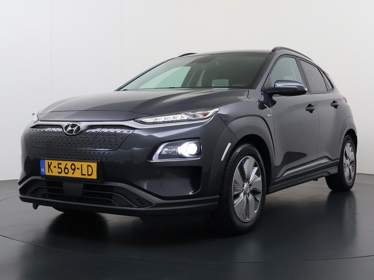 Hyundai KONA Limited 64kWh | 1ste eigenaar | ACCU 98% | LEER, Automaat, Dealer onderhouden, Gebruikt, SUV of Terreinwagen