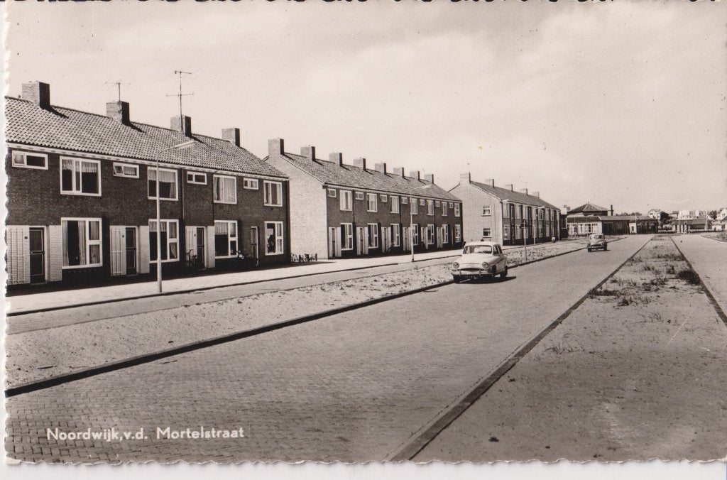 Noordwijk met auto's , Simca Aronde , Morris Minor, Ophalen of Verzenden, 1940 tot 1960, Ongelopen, Zuid-Holland