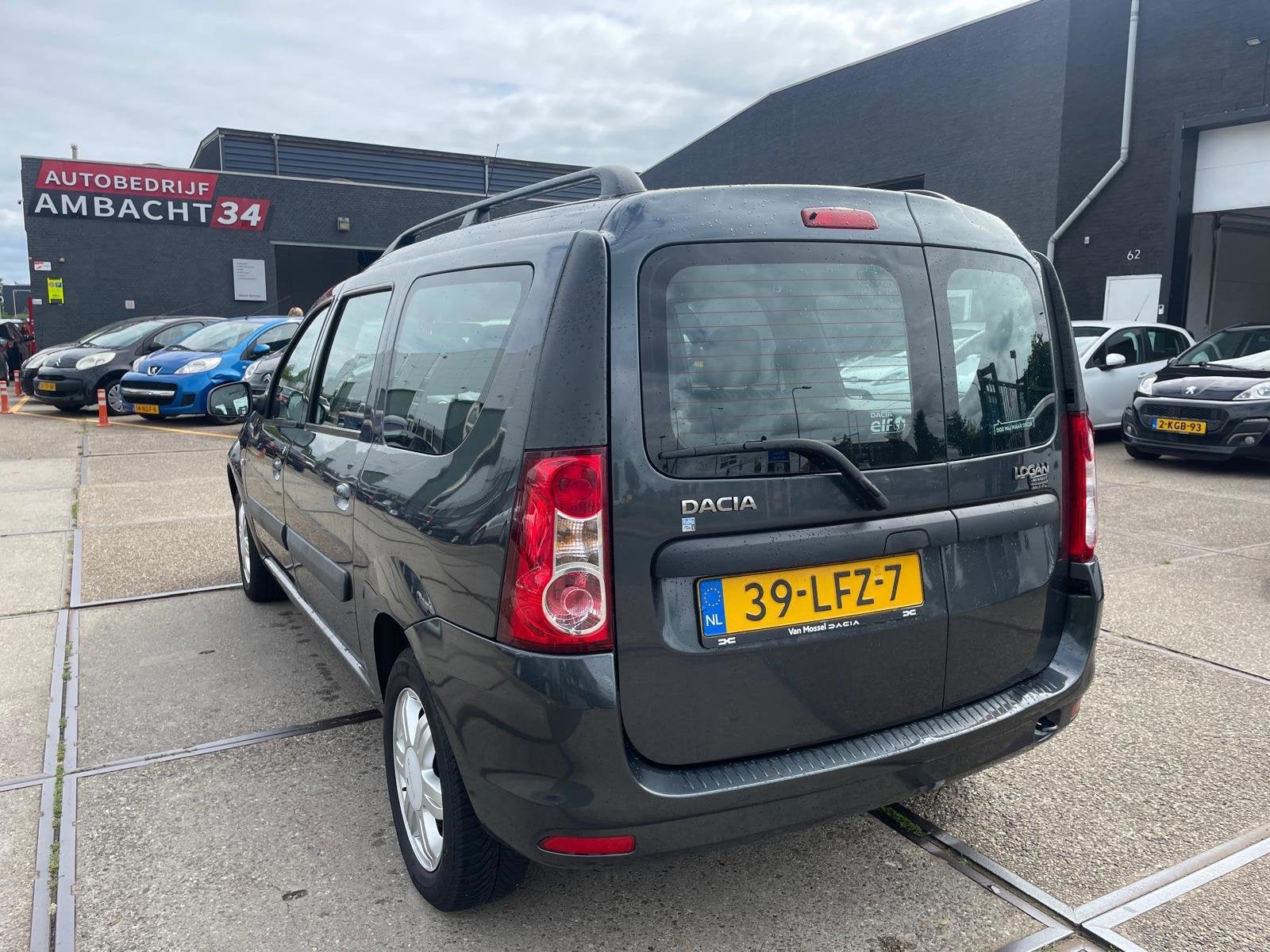 Dacia Logan MCV 1.6 Blackline, Auto's, Dacia, 4 cilinders, 620 kg, 49 €/maand, Origineel Nederlands