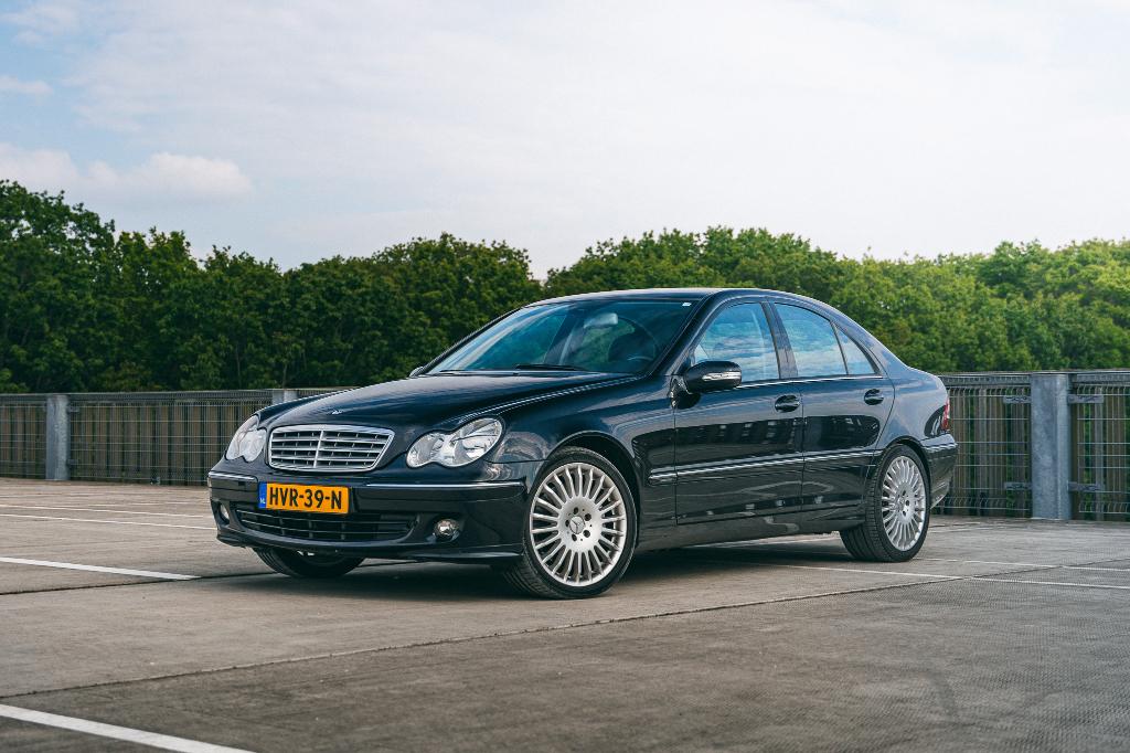 Mercedes-Benz C-Klasse 2.5 C230 Sport Edition, Auto's, Achterwielaandrijving, 1800 kg, 2497 cc, Zwart