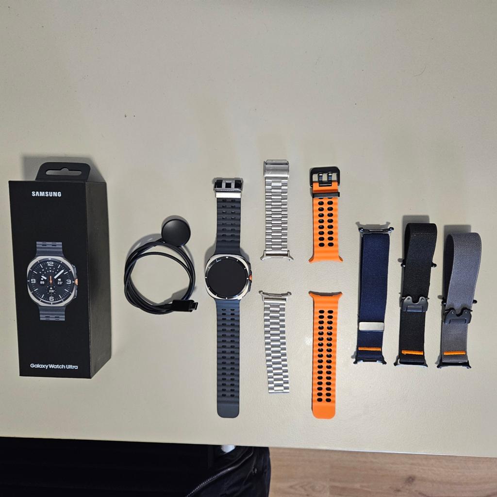 Samsung Galaxy Ultra Smartwatch 2025 + 5 bandjes, Zwart, Ophalen of Verzenden, Zo goed als nieuw, Samsung