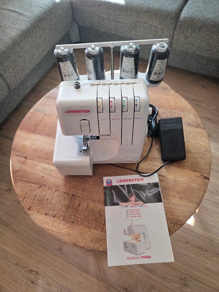 Lewenstein Multilock 700DE, Hobby en Vrije tijd, Ophalen, Zo goed als nieuw, Lockmachine, Lewenstein
