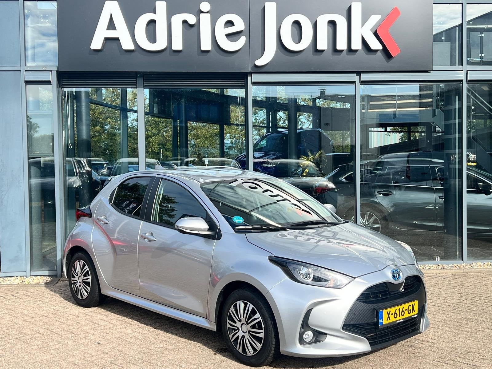 Toyota Yaris 1.5 Hybrid Active A.CAMERA | ADAPTIVE CRUISE |, Auto's, Gebruikt, Met garantie (alle), 49 €/maand, 1490 cc