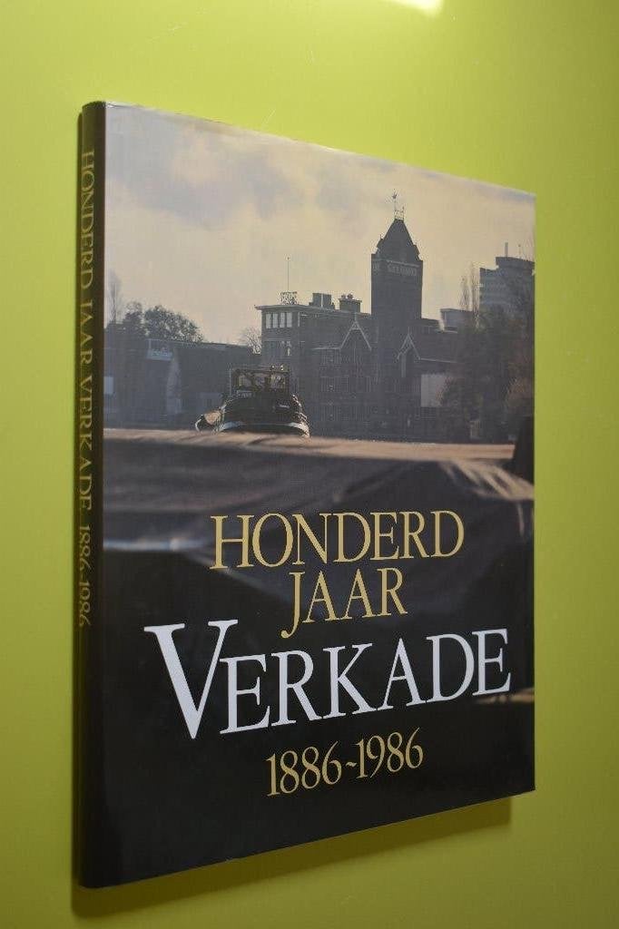 Honderd Jaar Verkade- 1886-1986- afbeeldingen plaatjesalbums, Boeken, Prentenboeken en Plaatjesalbums, Ophalen of Verzenden, Zo goed als nieuw