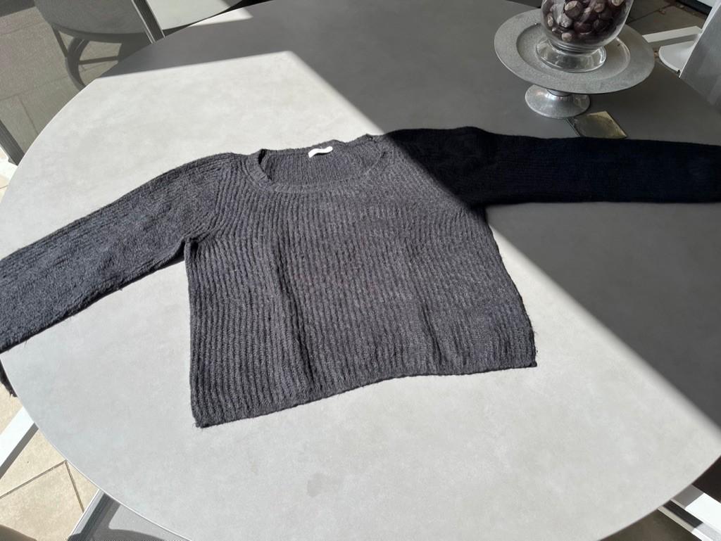 Zwarte fluffy deels mohair Vanilia trui, maat 42, Kleding | Dames, Verzenden, Vanilia, Zwart, Maat 42/44 (L)