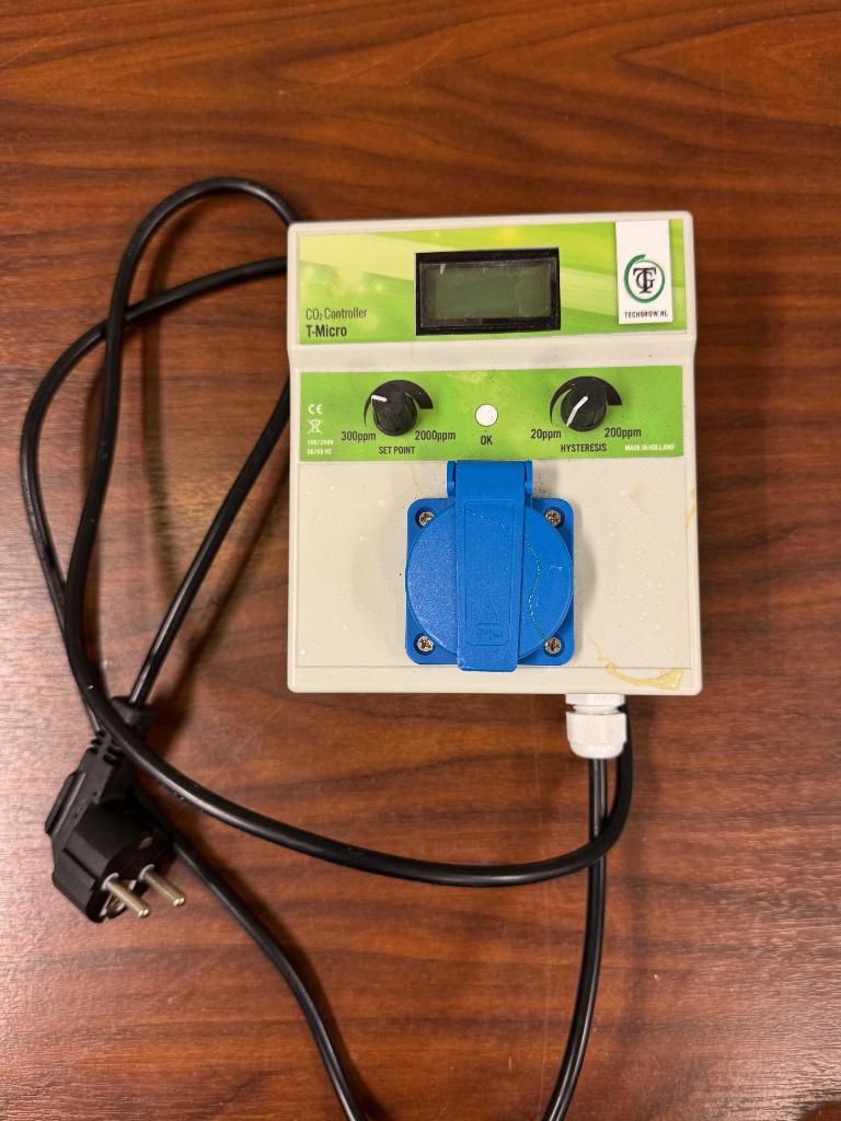 Tech grow co2 sensor en controller, Ophalen, Zo goed als nieuw, Kweeklamp