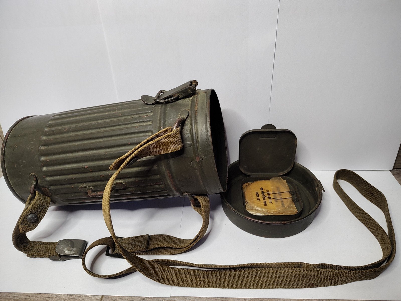 Duits gasmasker met bus en filter - WO2 compleet, Ophalen of Verzenden, Landmacht, Duitsland, Overige typen
