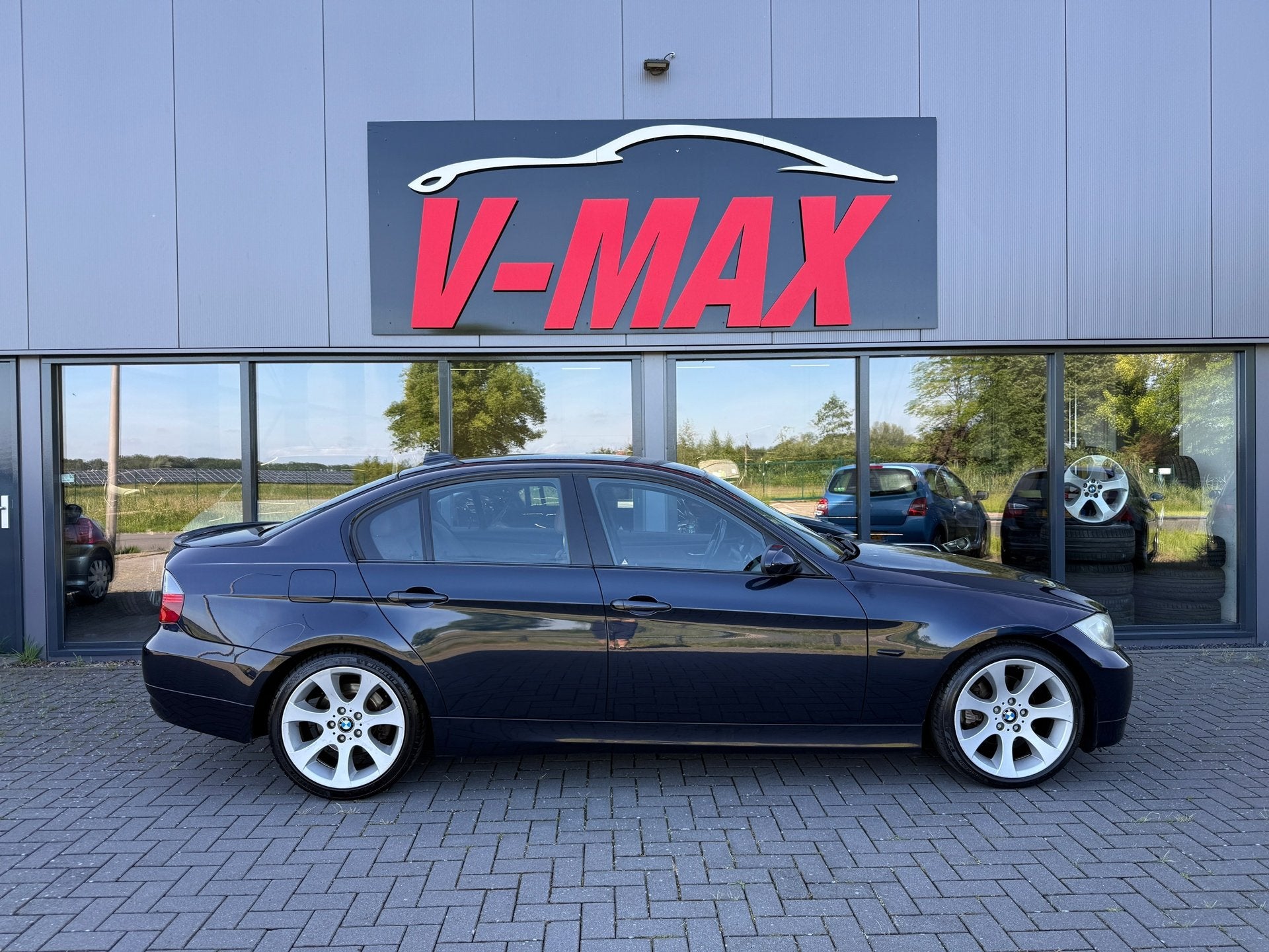 BMW 325i AUT Executive ACC Navi Prof Leder Memory Trekhaak, Automaat, 745 kg, Achterwielaandrijving, 2497 cc