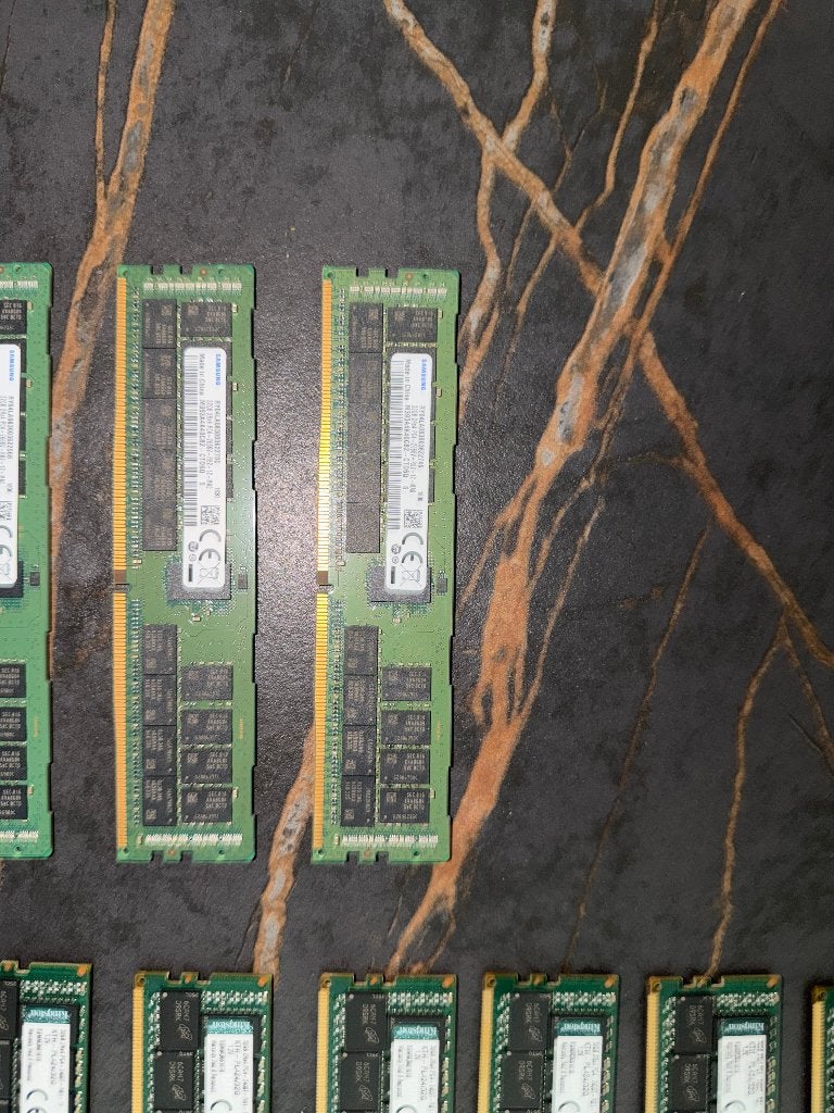 Kingston 32GB DDR4 RDIMM 12x | Samsung 32GB DDR4 RDIMM 4x, Computers en Software, Ophalen, Gebruikt, 32 GB, Server