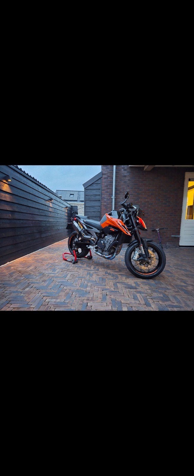 KTM 790 Duke – 2023 – Topstaat – Volledig aangepast, Motoren, 2 cilinders, Occasion, Motorrijbewijs A, Particulier