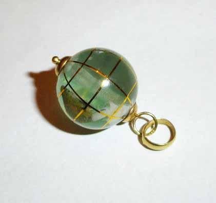 Hanger Globe Wereldbol 18K, Sieraden, Tassen en Uiterlijk, Kettinghangers, Nieuw, Ophalen of Verzenden, Met edelsteen, Goud