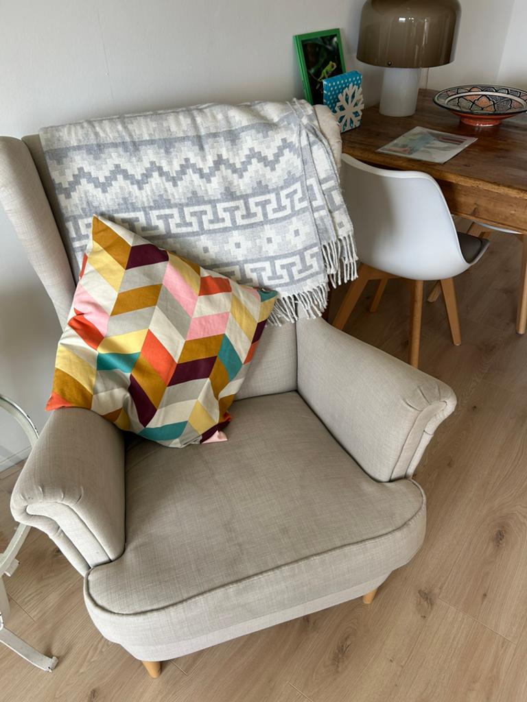 Strandmon stoel ikea licht grijs, Huis en Inrichting, Ophalen, Gebruikt, 75 tot 100 cm, Stof