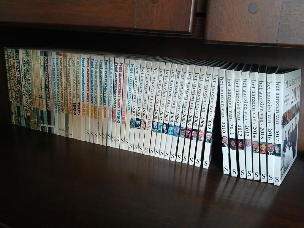 Het aanzien van... Jaarboeken 1966-2017 - Complete serie, Boeken, Ophalen of Verzenden, 20e eeuw of later, Gelezen