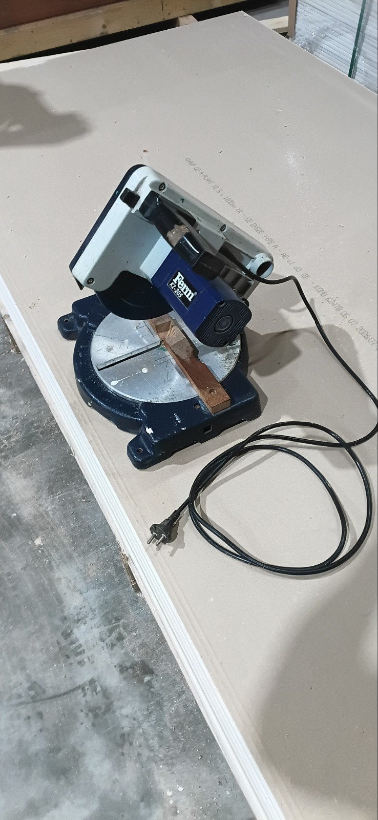 ferm afkortzaag, Ophalen of Verzenden, 1200 watt of meer, Afkortzaag, 30 tot 70 mm