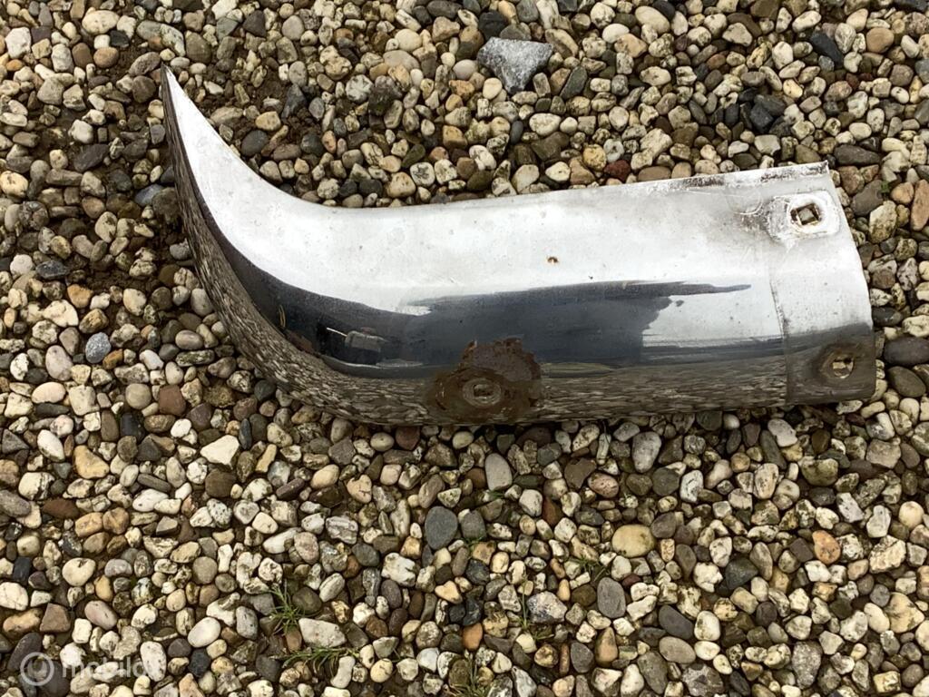 Volvo bumperhoek bumper hoek rechts voor 673691, Gebruikt, Ophalen of Verzenden, Achter, Bumper