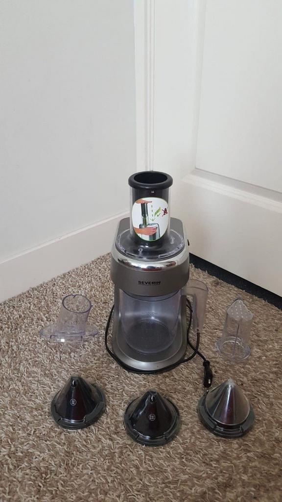 Hakmolen Severin / Keukenmachine met diverse opzetstukken, Minder dan 1 liter, Ophalen, Gebruikt, 1 snelheid