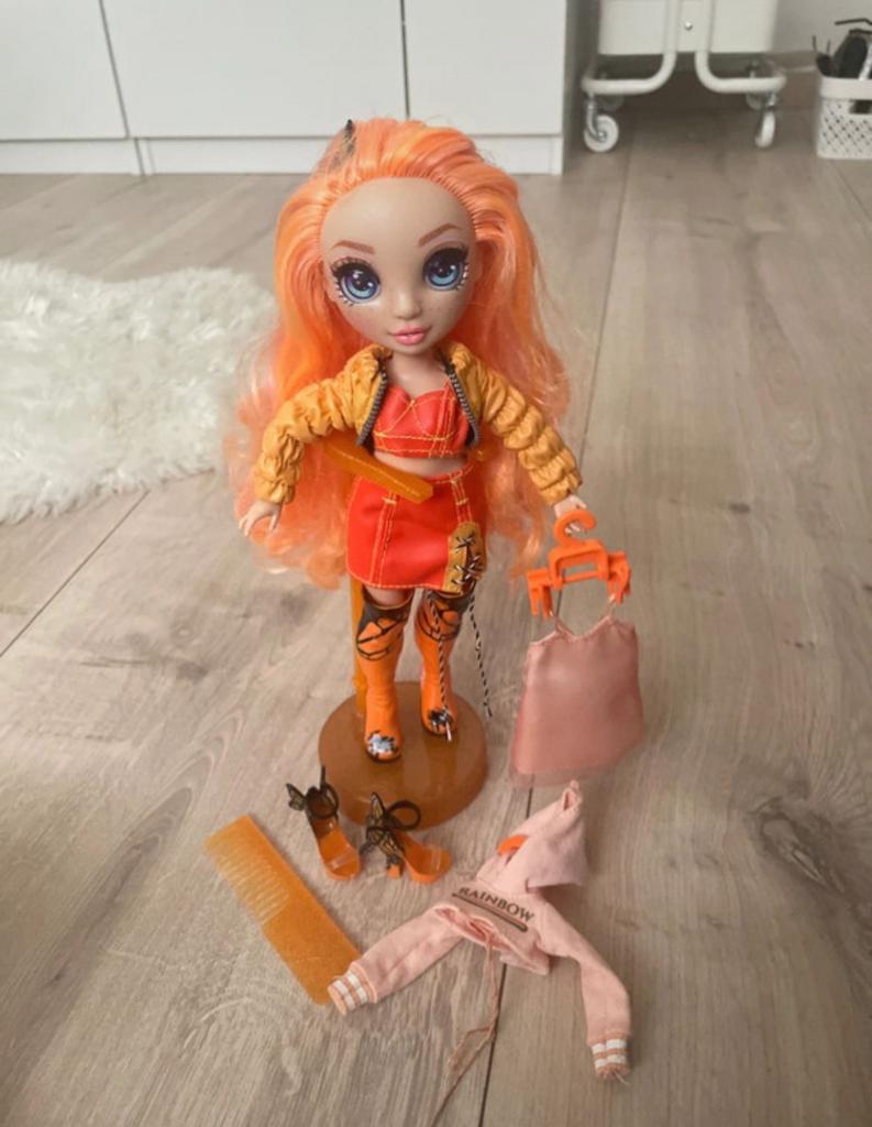 rainbow high poppy full set, Ophalen, Zo goed als nieuw, Pop
