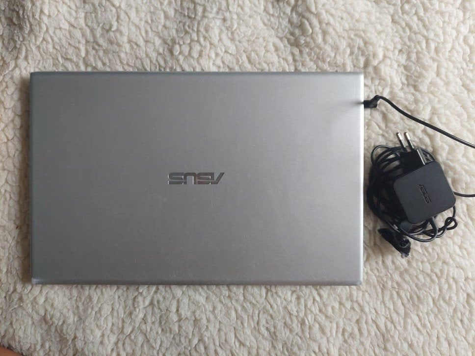 ASUS Vivobook 15 (onderdelen), Computers en Software, Windows Laptops, Gebruikt, Met videokaart, 2 tot 3 Ghz, 8 GB