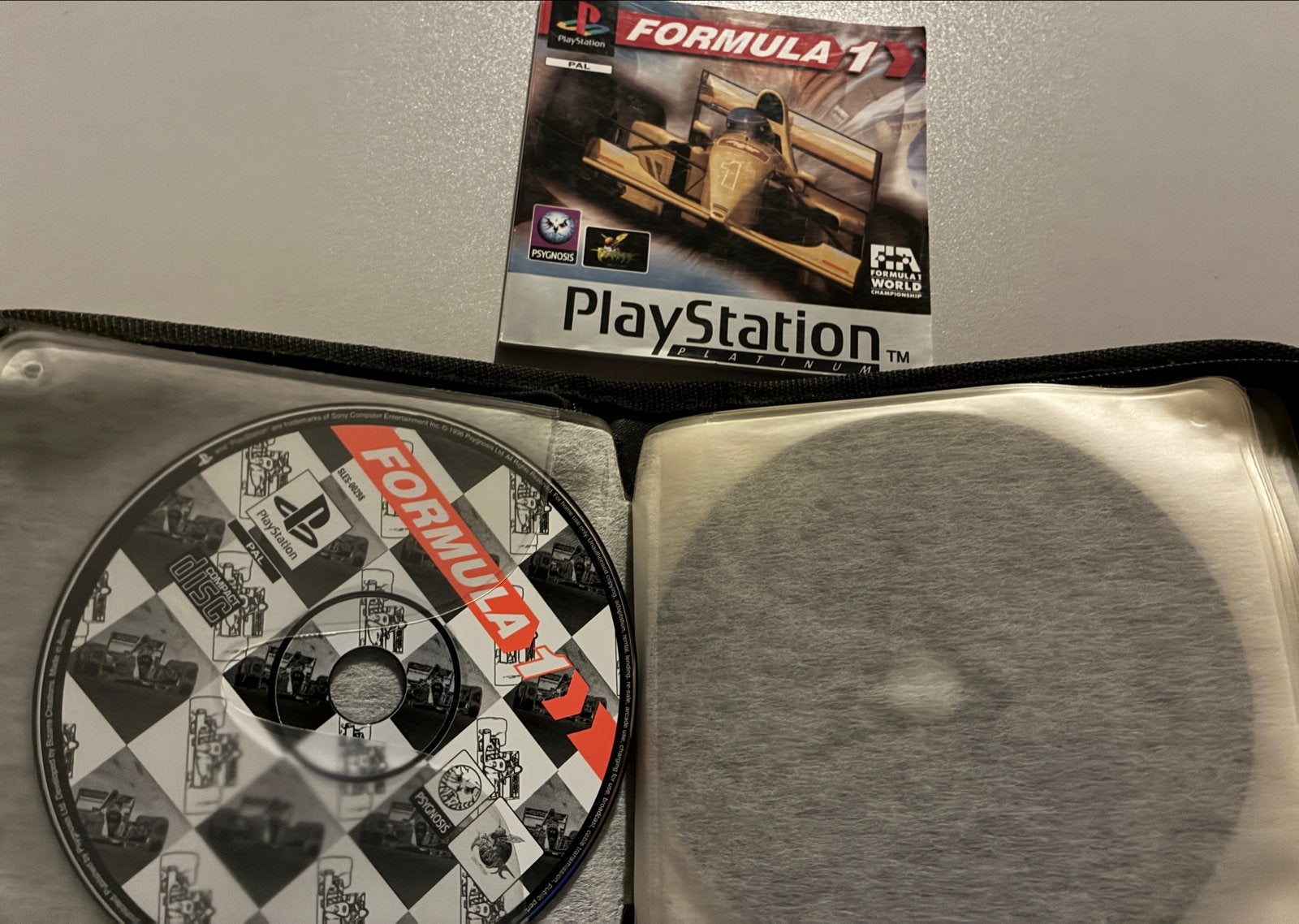 Map met PS1 & PS2 Spellen Collectie - 14 Titels, Spelcomputers en Games, Ophalen of Verzenden, Gebruikt, Overige genres