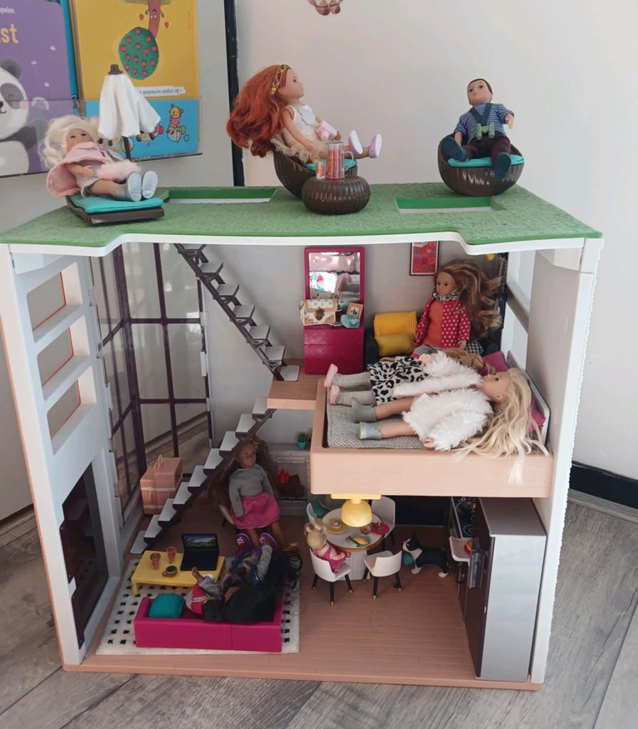 Lorie poppenhuis met meubels en poppen zgan, Kinderen en Baby's, Ophalen, Zo goed als nieuw, Barbie