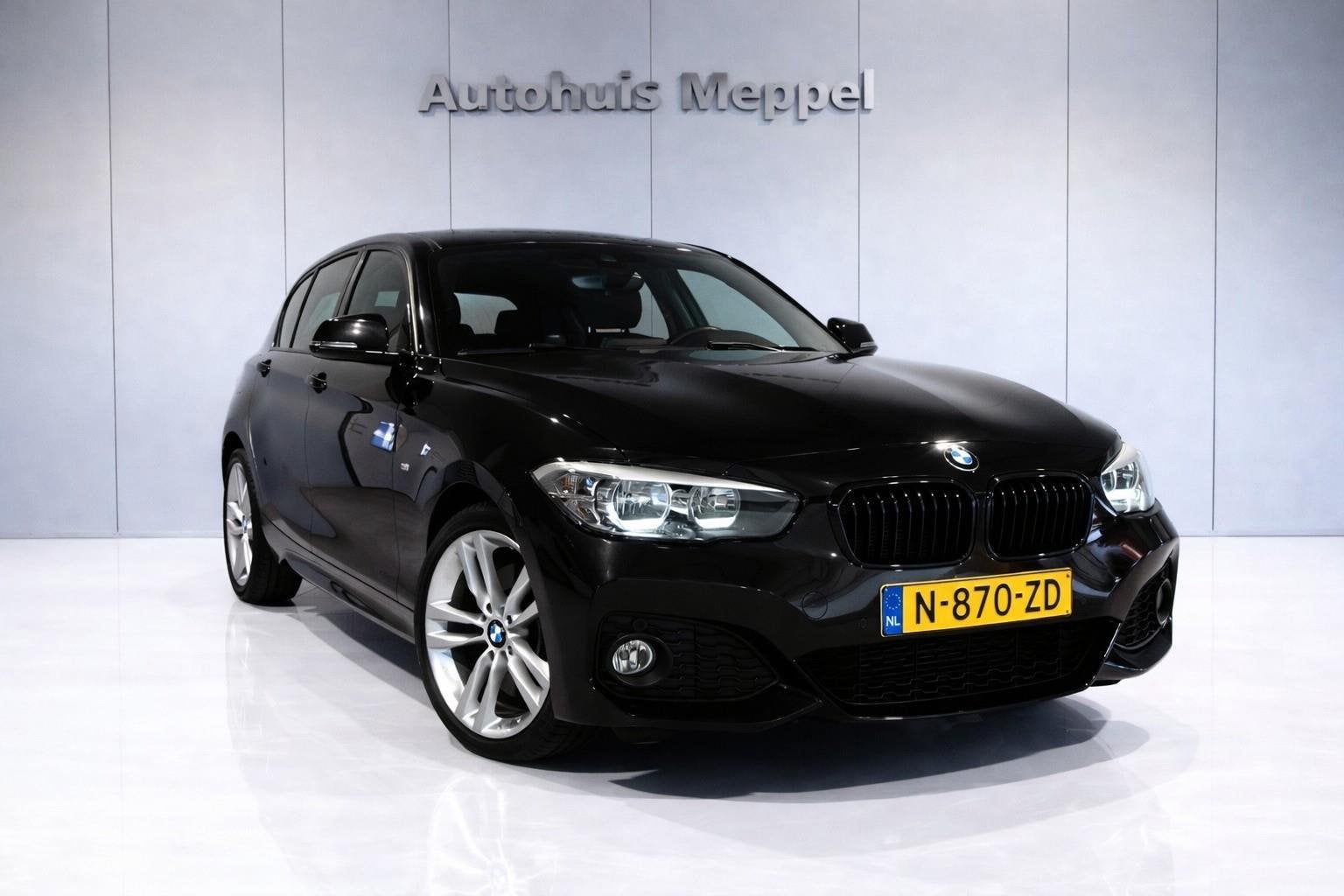 BMW 1 Serie 116i M-Sport/// | Cruise Control | PDC | Navigat, Auto's, 1-Serie, Achterwielaandrijving, Zwart, Origineel Nederlands