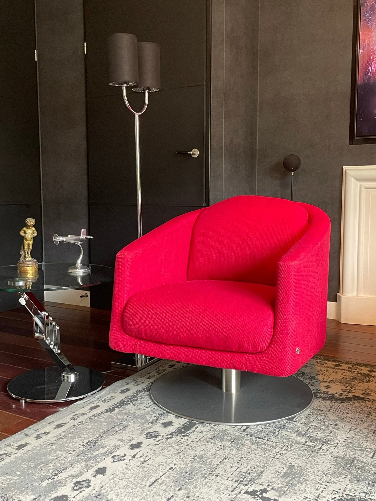 Natuzzi Liu stoffen draaistoel - rood, Huis en Inrichting, Ophalen, Gebruikt, 75 tot 100 cm, 75 tot 100 cm