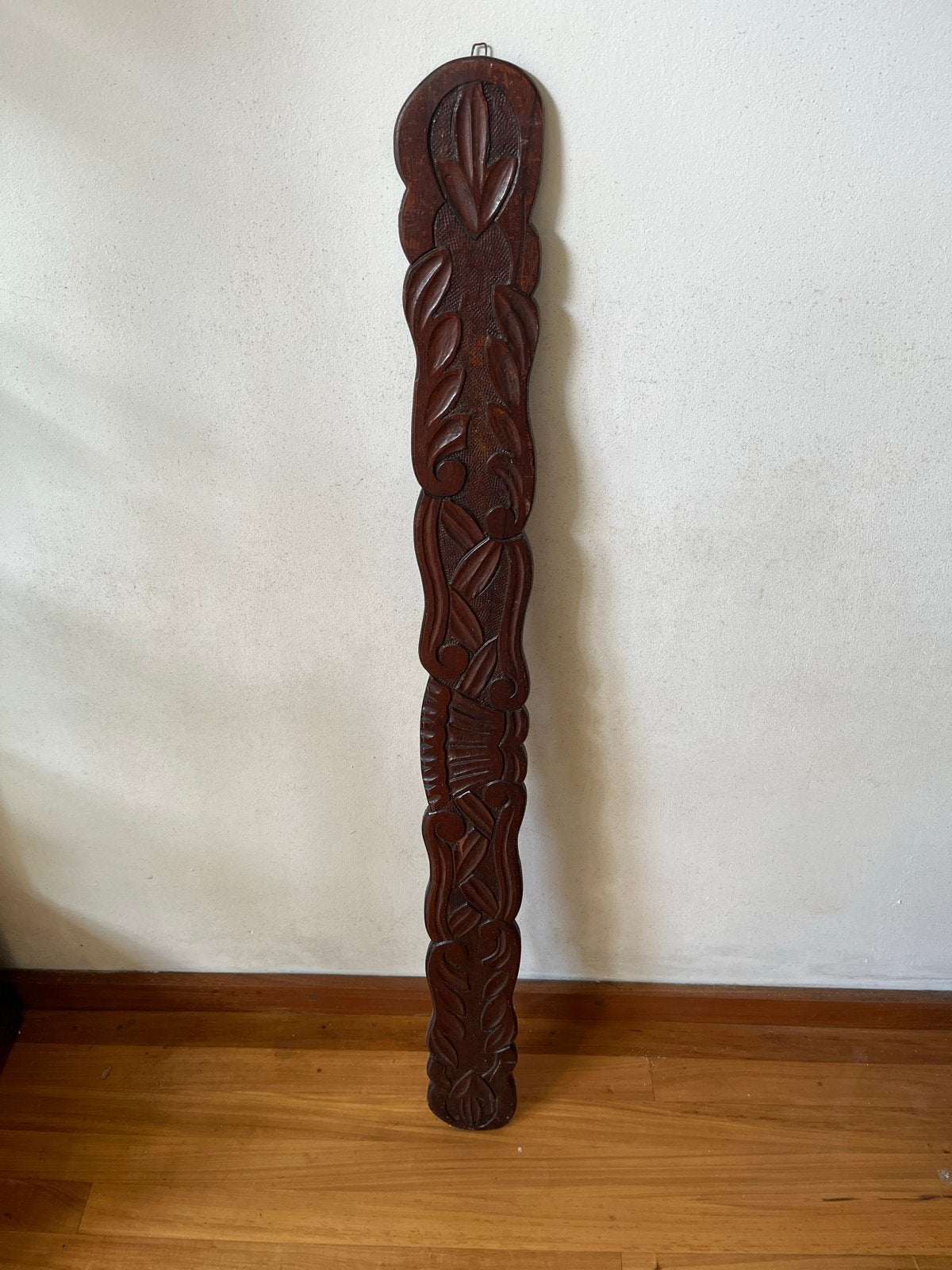 Handgesneden houten wanddecoratie - Tropisch bladmotief, Antiek en Kunst, Handgemaakt, Wanddecoratie, Flora, Hout