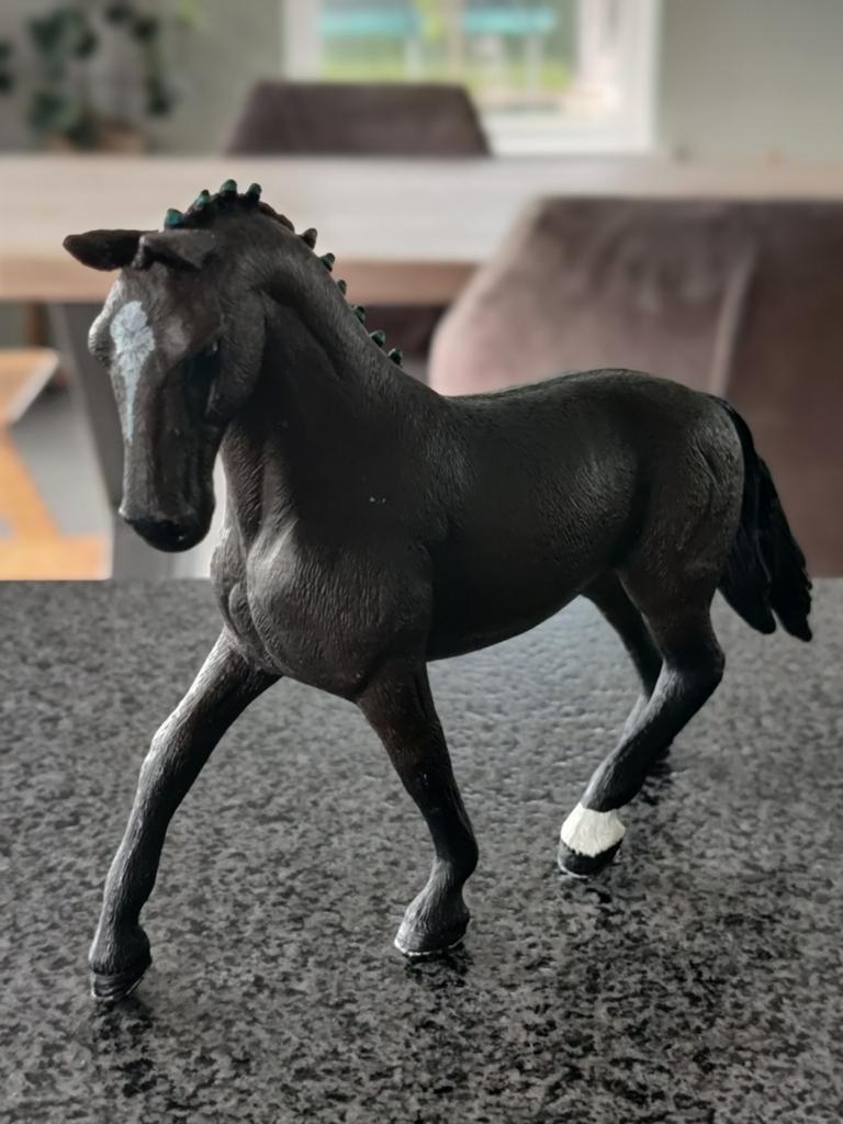 Schleich Hannoveraan Merrie Exclusive 72135, Verzamelen, Ophalen of Verzenden, Gebruikt, Paard, Beeldje of Figuurtje