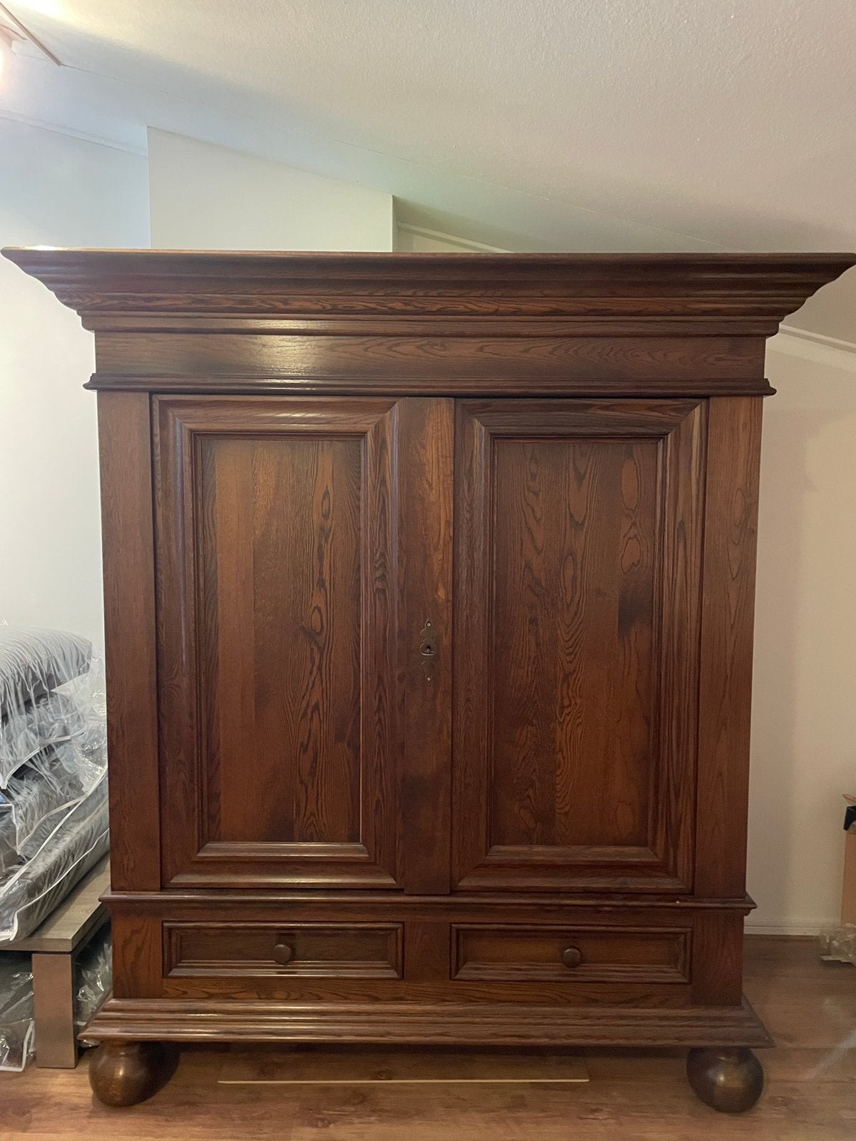 Eiken (buffet) kast, Ophalen