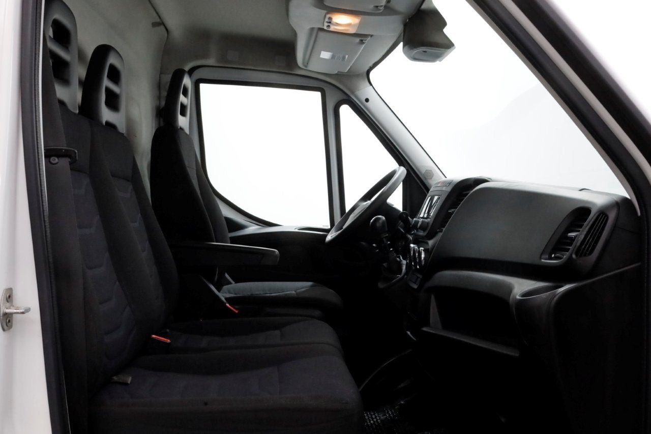 Iveco Daily 35S14 136pk E6 L2H2 Airco/Imperiaal/Trekgewicht, Gebruikt, Euro 6, Iveco, 14 km/l