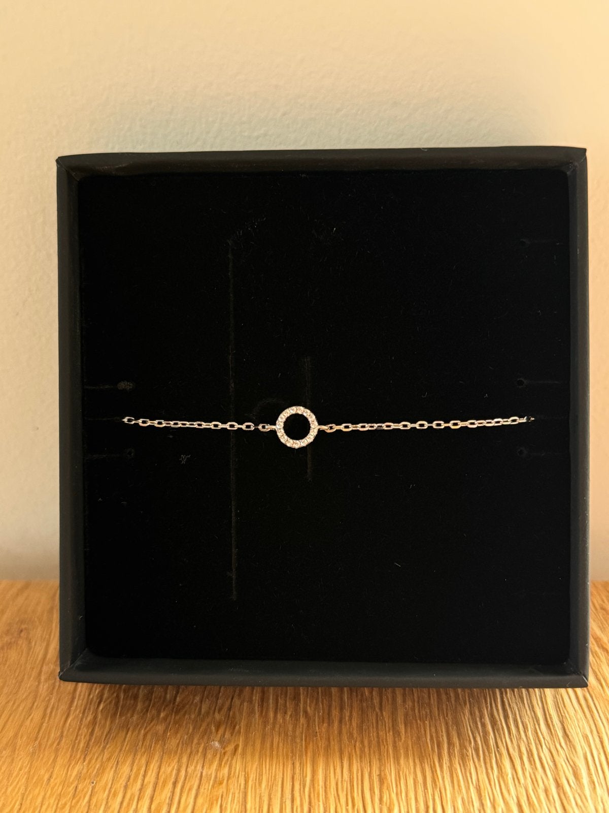 Echt Zilveren Armbandje met Cirkel, Sieraden, Tassen en Uiterlijk, Armbanden, Ophalen, Nieuw, Zilver, Met kristal