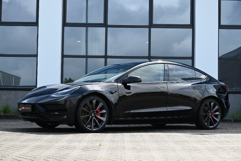 Tesla Model 3 Performance AWD 75 kWh Pano 513pk € 240,00 pm, Auto's, Automaat, 1831 kg, Zwart, Adaptive Cruise Control